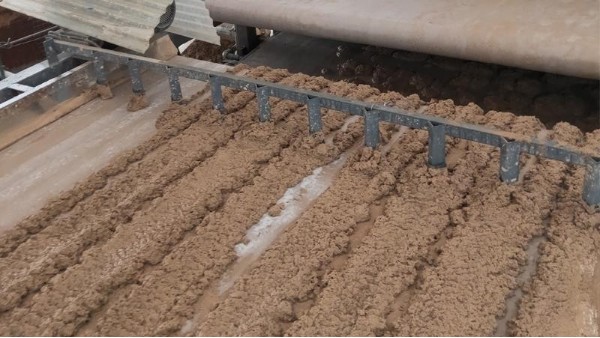 壓濾機濾布臟跑泥什么原因？有效過濾固液分離、易清洗【旭瑞網業】