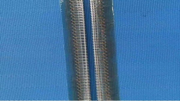 過濾布在接頭處的不適當粘接也會引起起皺——旭瑞網業