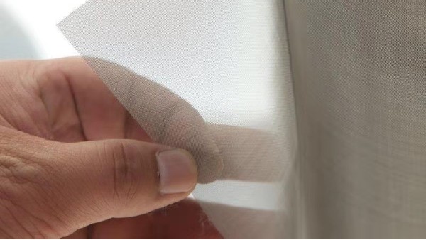 南京振動篩篩網如何正確選擇抉擇？篩網安裝過程{旭瑞網業}