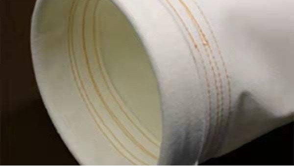 怎樣選擇合適的廠家生產的除塵器布袋{旭瑞網業}